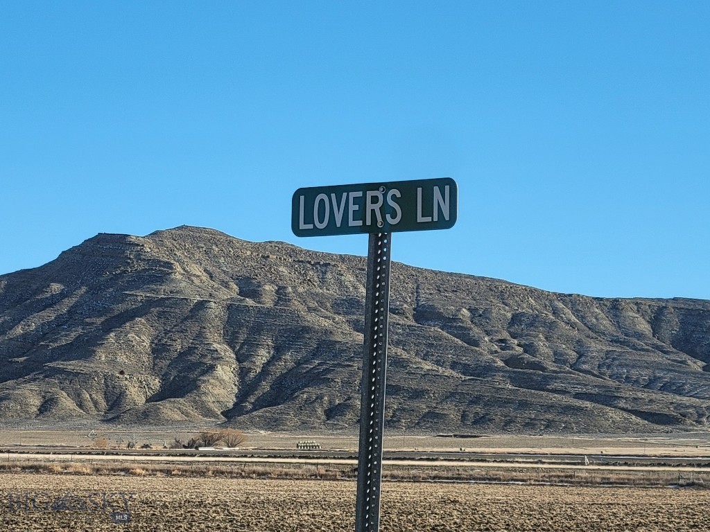122 Lovers Lane
