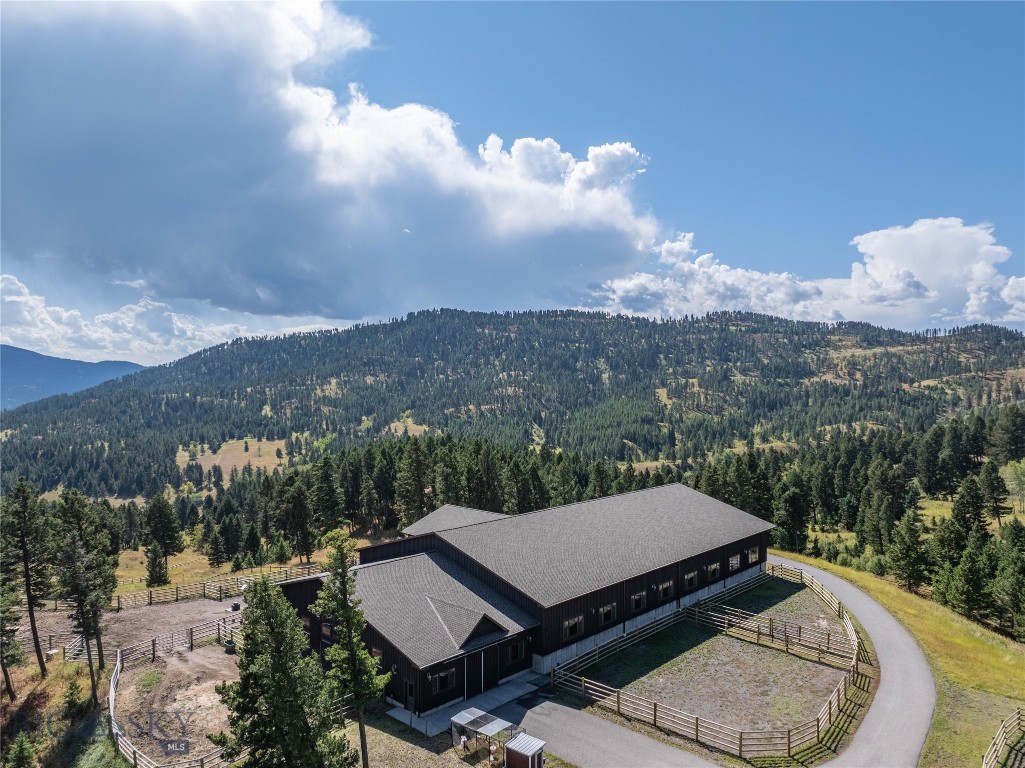 1221 Green Valley Way