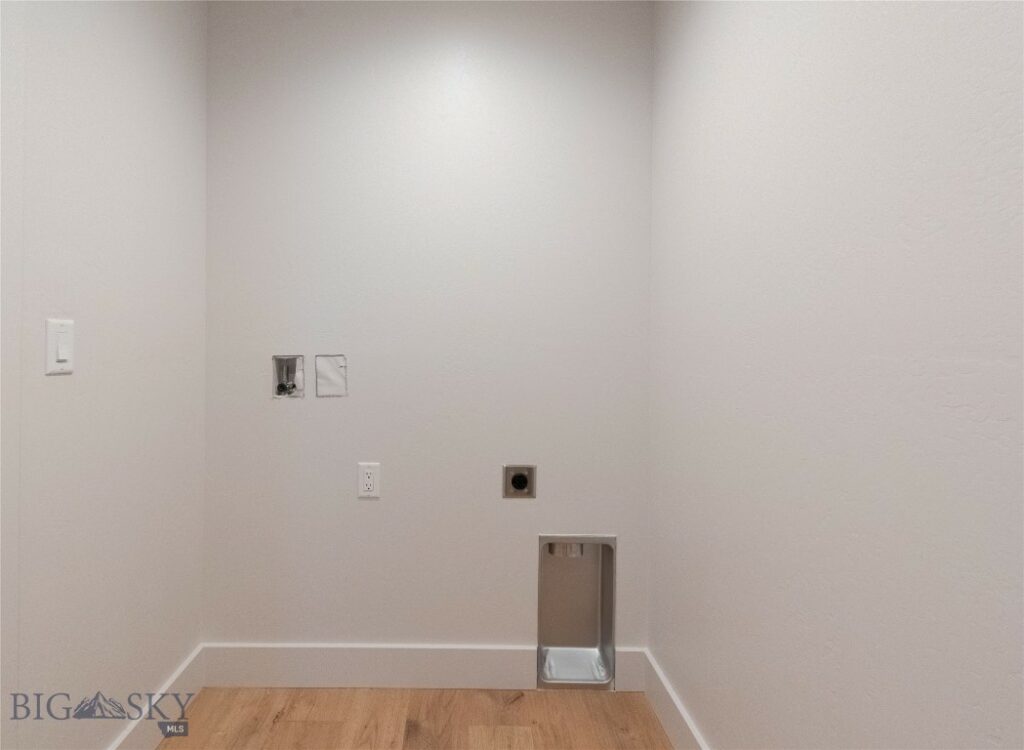 1222 Flanders Creek Avenue