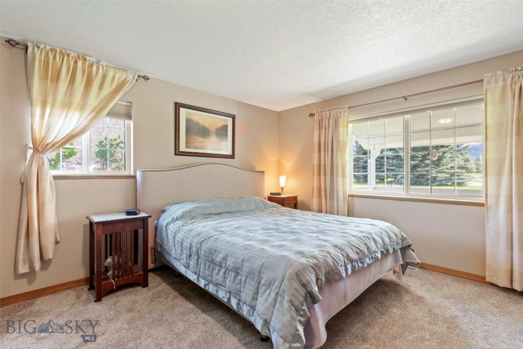 125 N Pheasant Drive