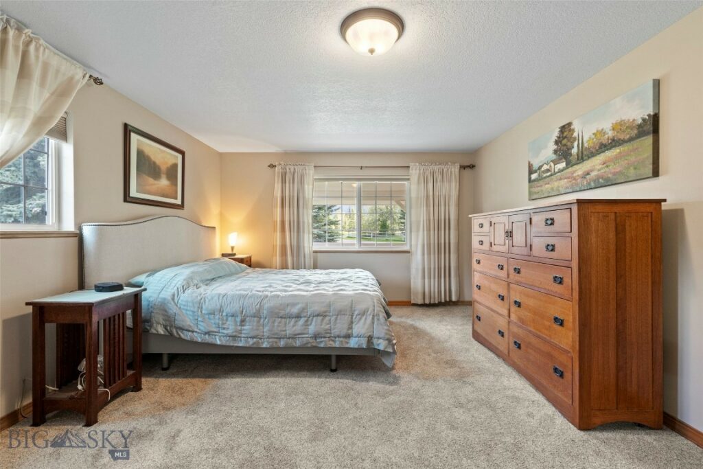 125 N Pheasant Drive