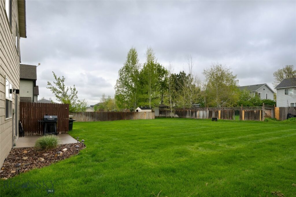 128 Droulliard Avenue