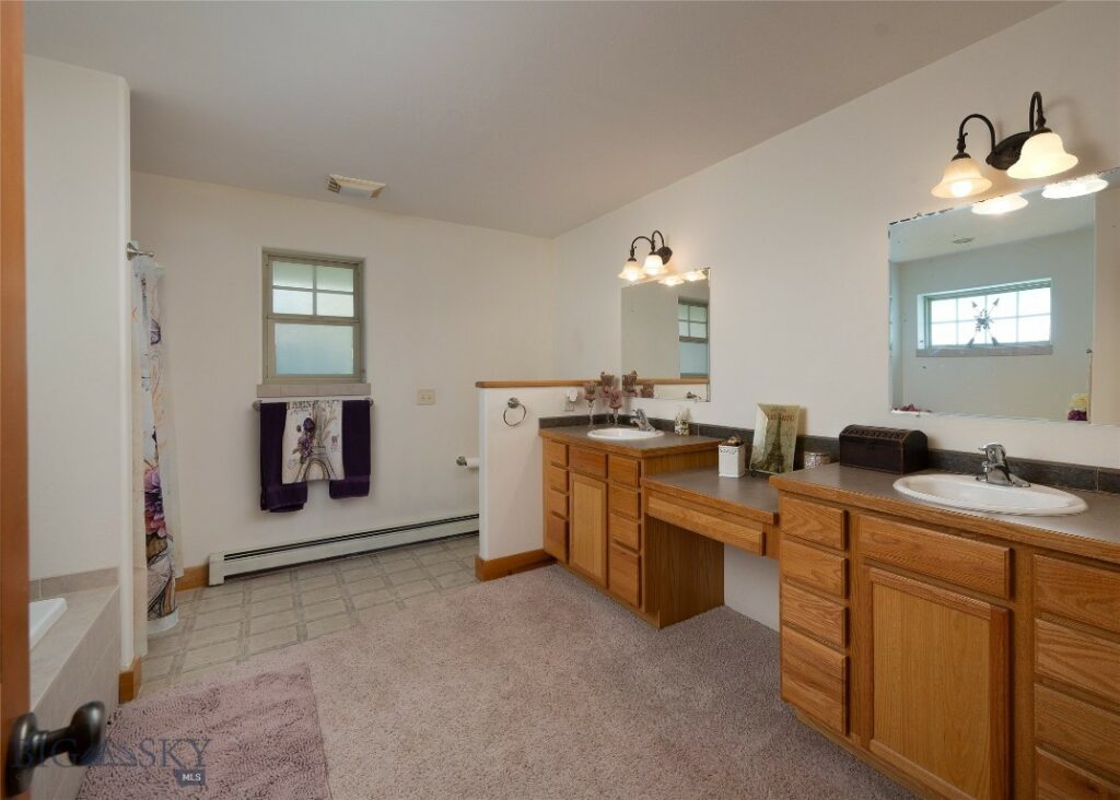 130 4 Dot Lane