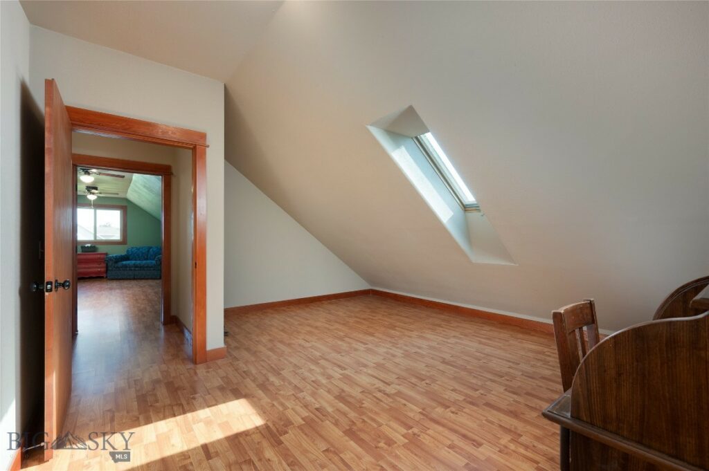 130 4 Dot Lane