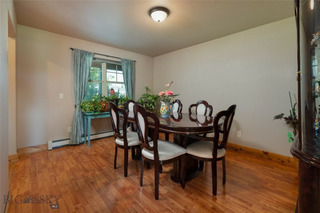 130 4 Dot Lane