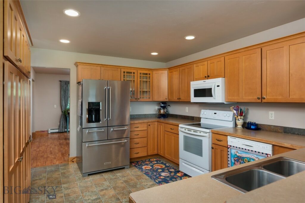 130 4 Dot Lane