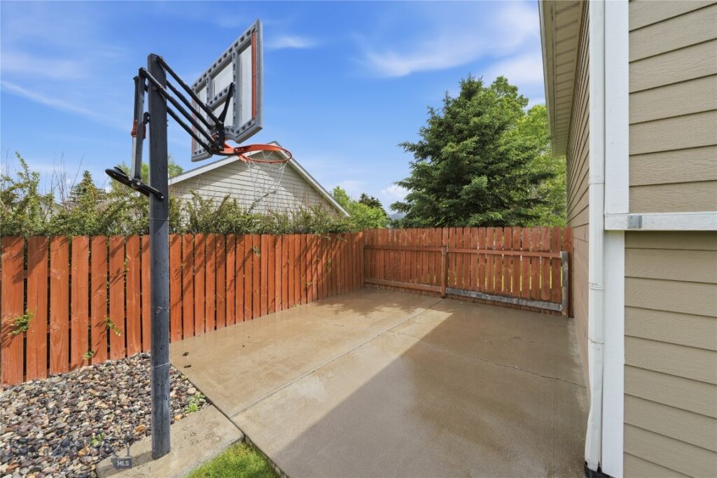 135 Bison Trail