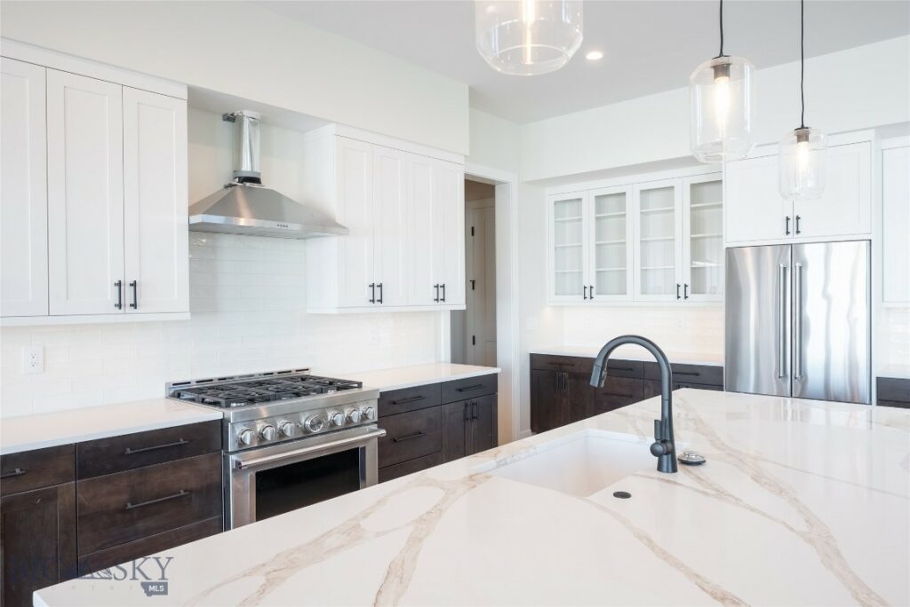 138 Creekbank Loop