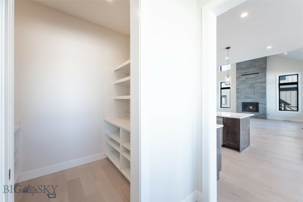 138 Creekbank Loop