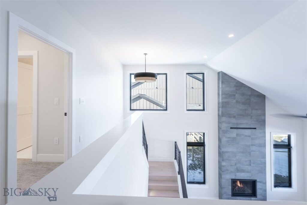 138 Creekbank Loop