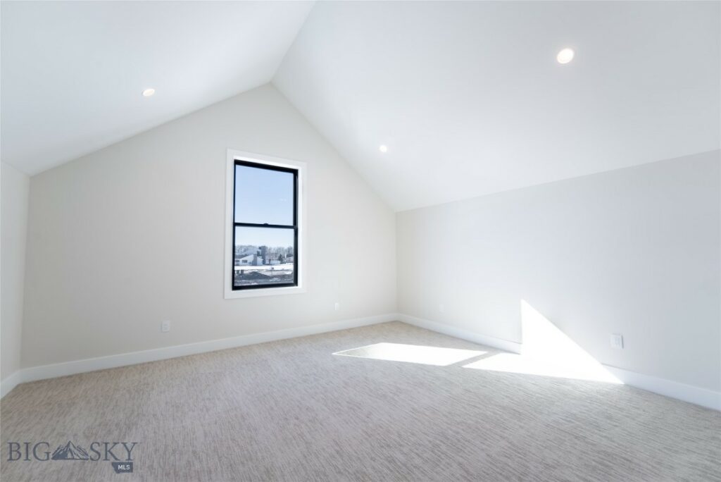 138 Creekbank Loop