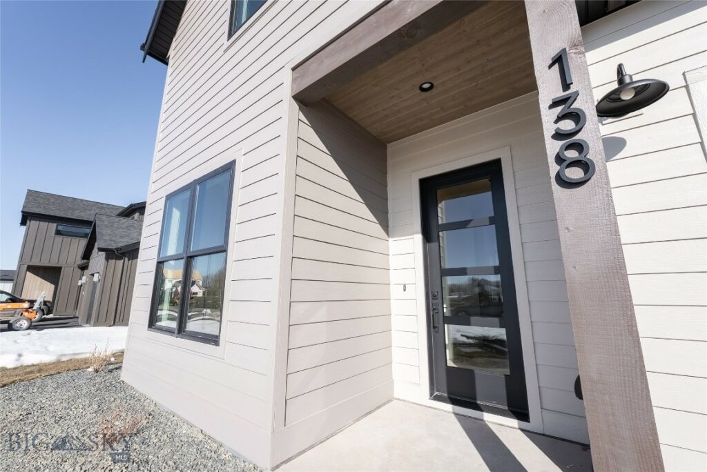 138 Creekbank Loop
