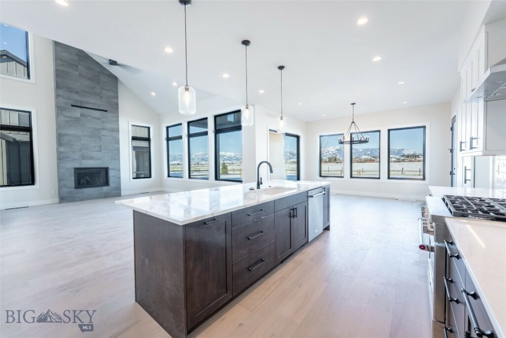 138 Creekbank Loop