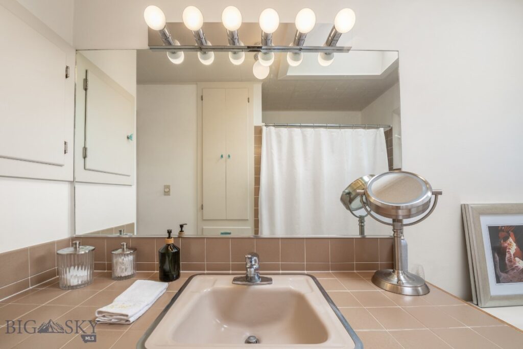 Bozeman MT 59718 - 18