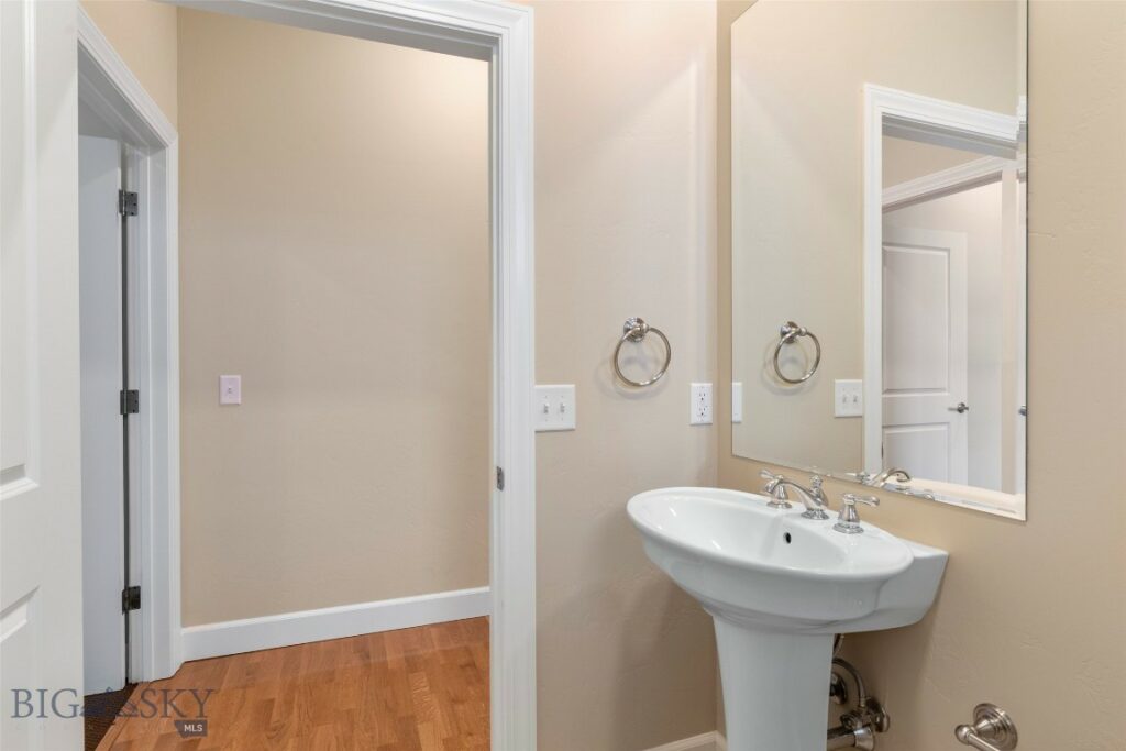 140 Village Crossing