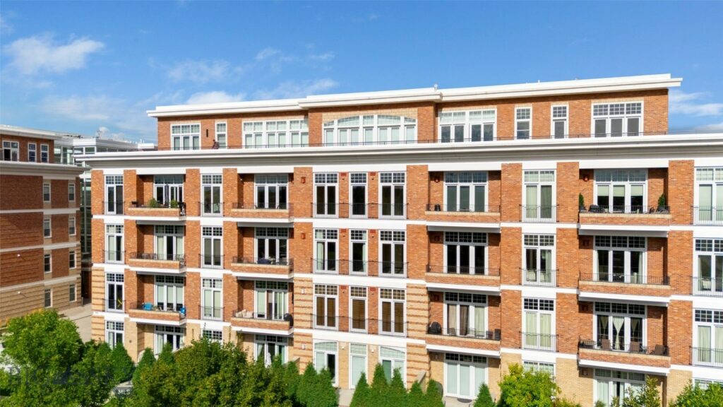 140 Village Crossing