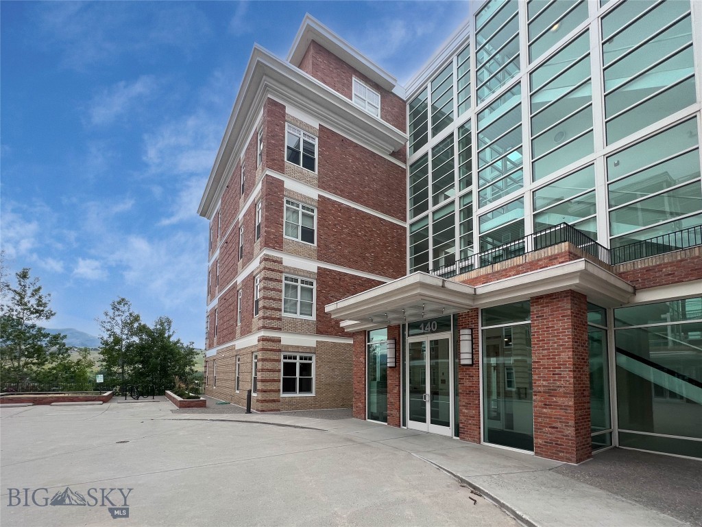 140 Village Crossing Way