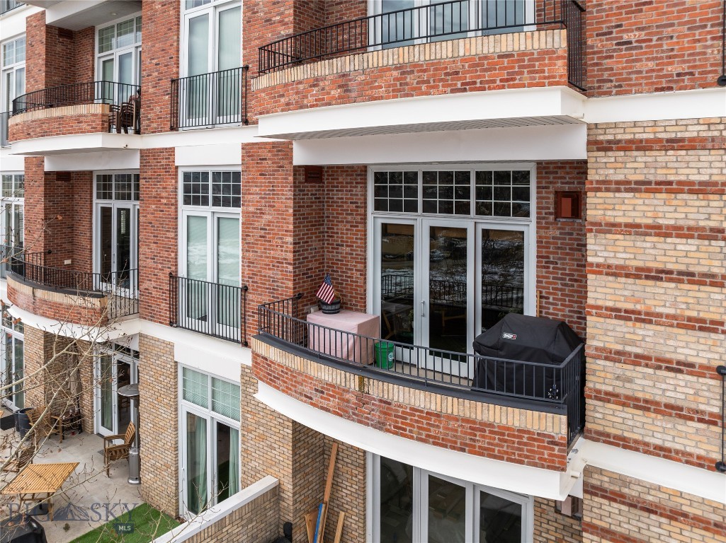 140 Village Crossing Way