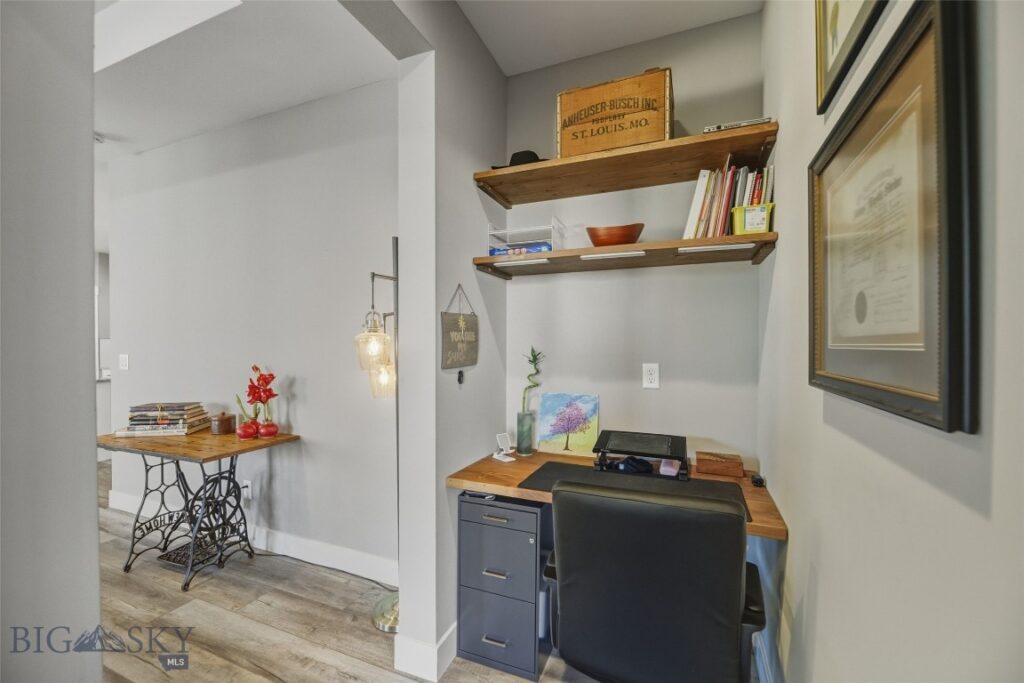 1501 Wyatt Earp Court