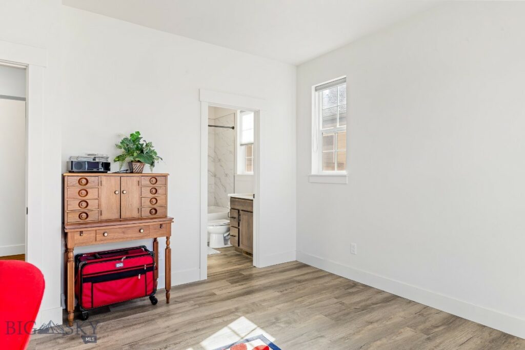 1508 Deadwood Loop