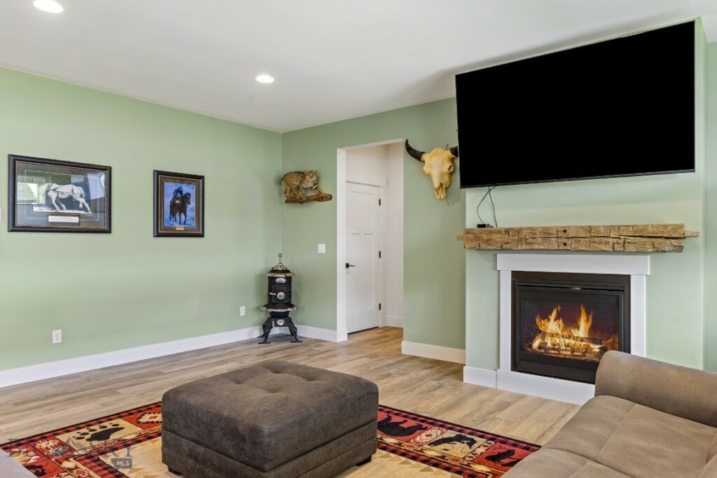 1508 Deadwood Loop