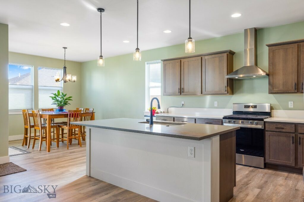 1508 Deadwood Loop