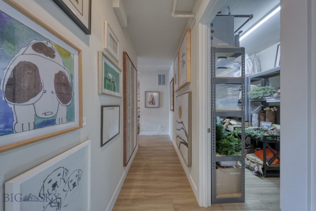 151 Center Ln