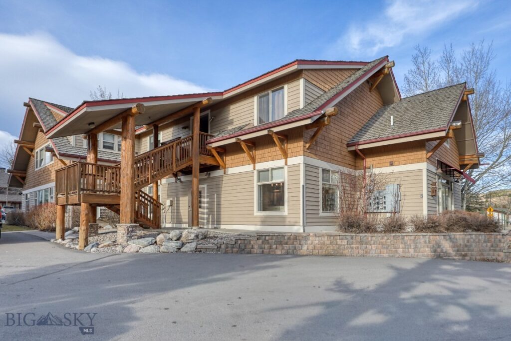 151 Center Ln