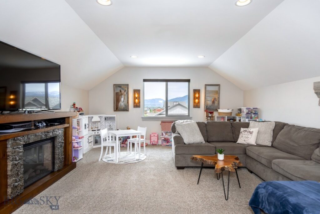1511 Powers Boulevard
