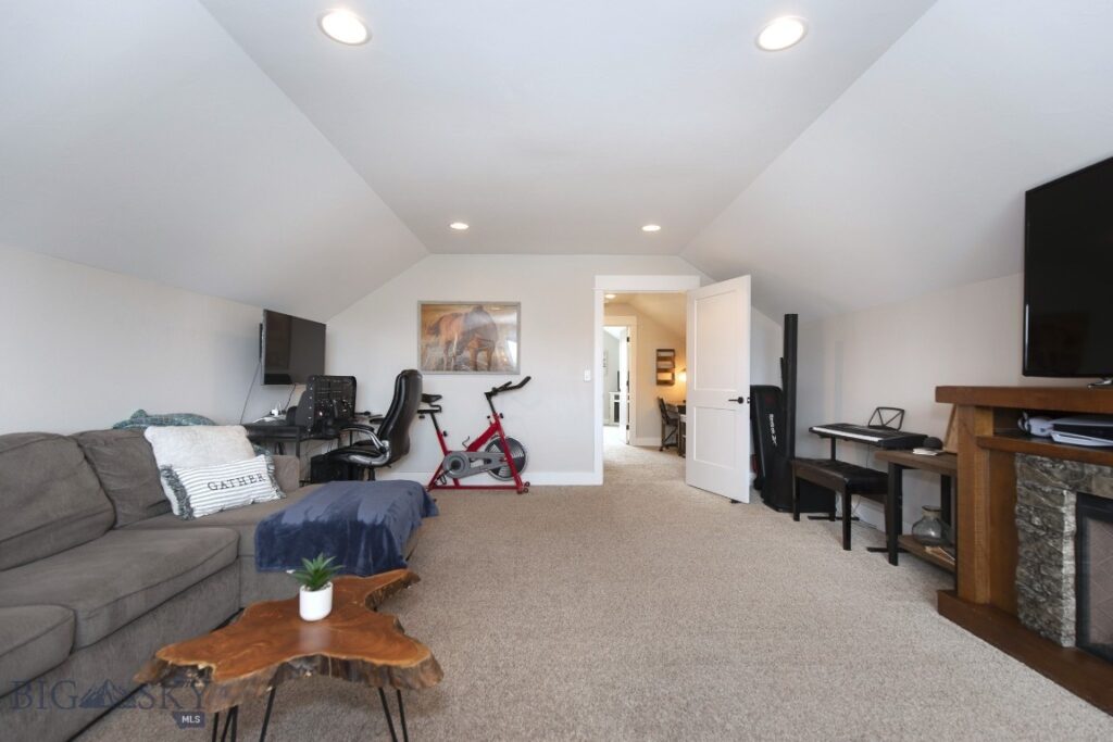 1511 Powers Boulevard