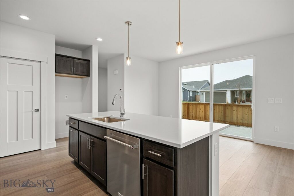 1511 Cyril Way Avenue