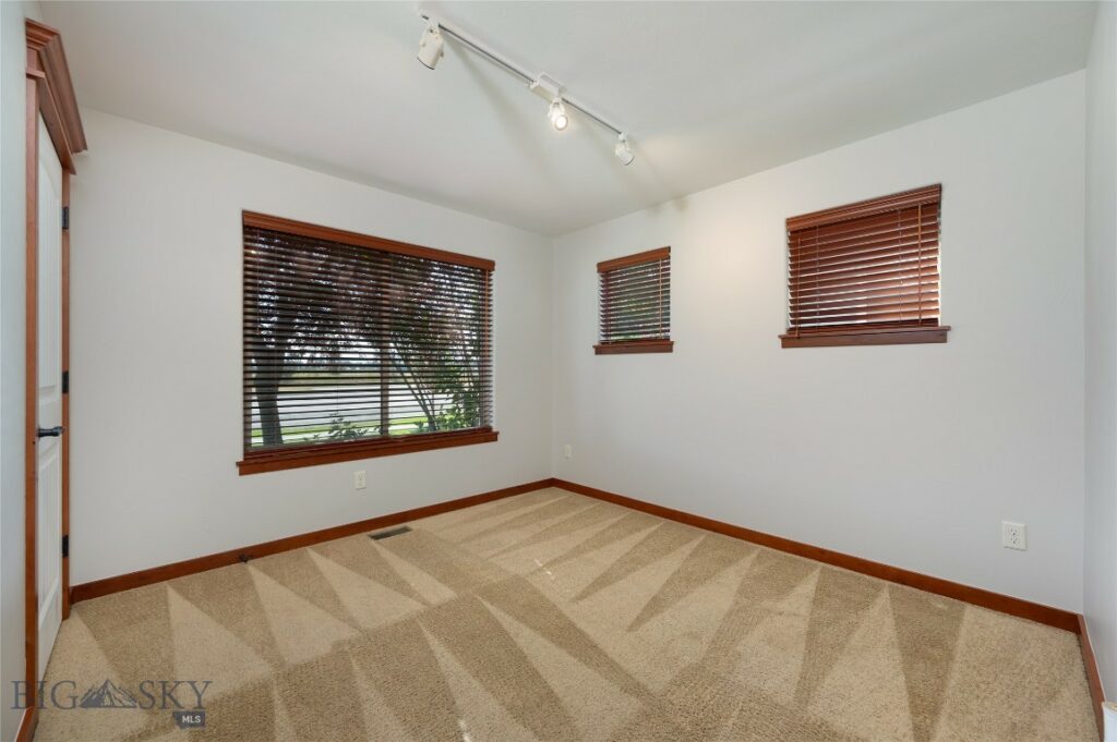152 Goldcrest Lane