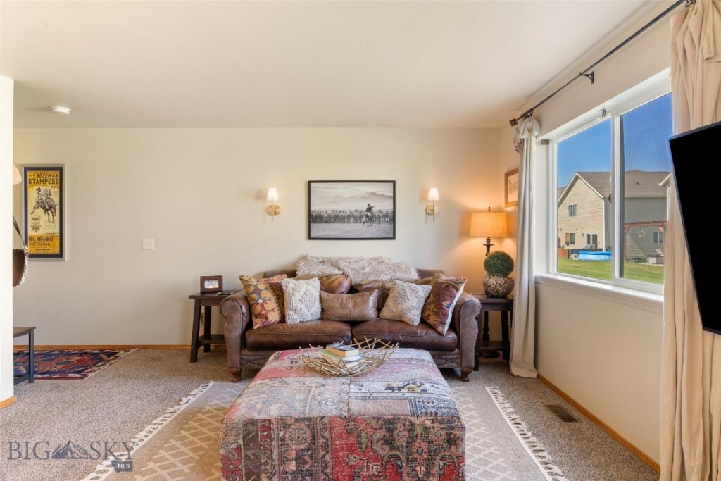 157 E Magnolia Drive