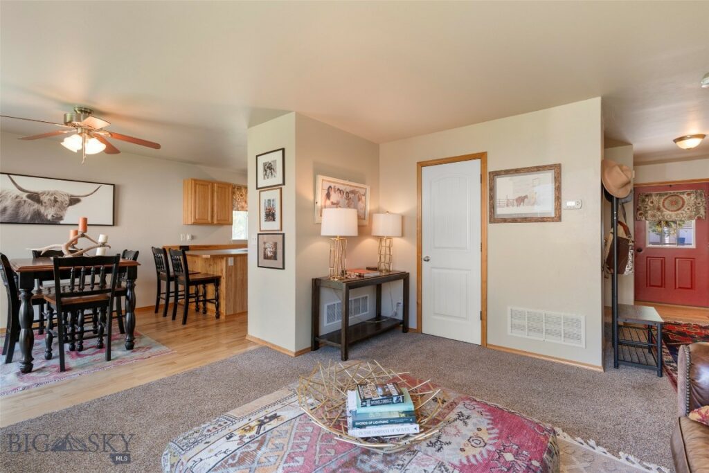 157 E Magnolia Drive