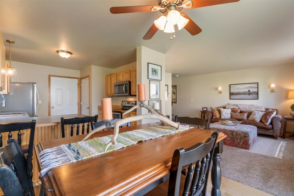 157 E Magnolia Drive