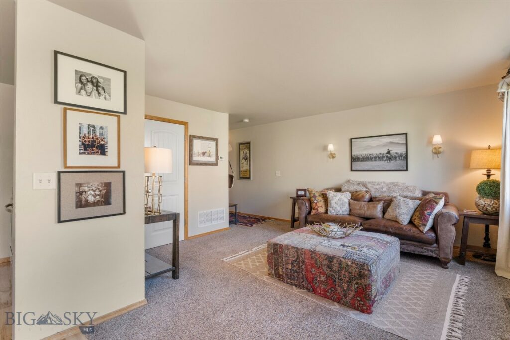 157 E Magnolia Drive