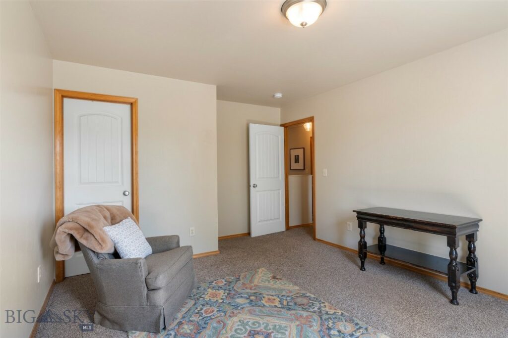 157 E Magnolia Drive