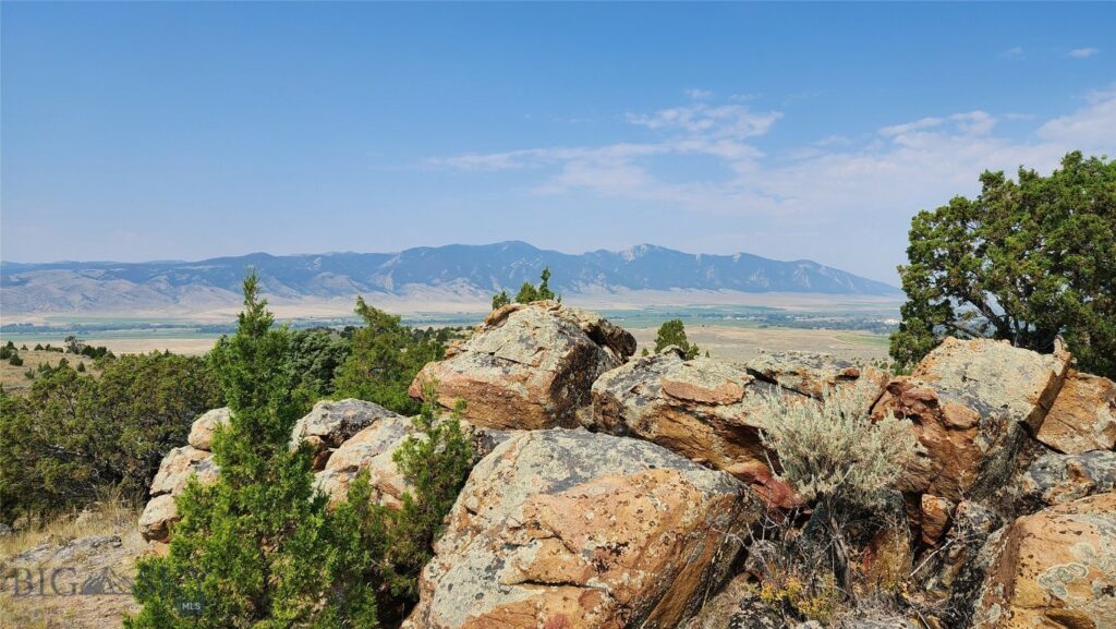 160 acres off of MT Hwy 287