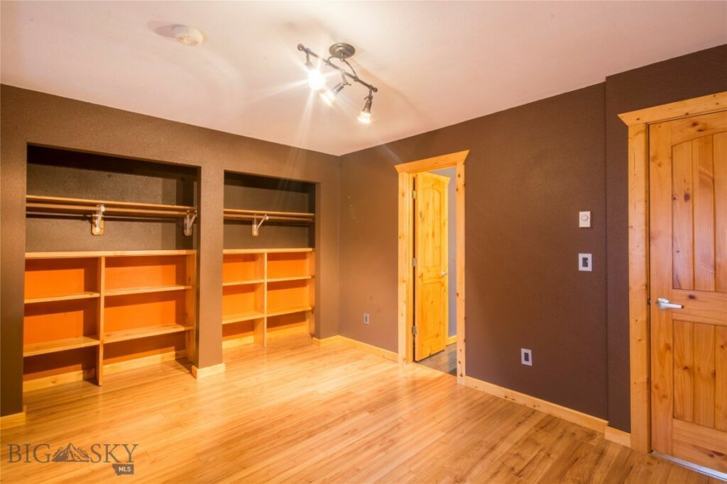 1601 W Olive