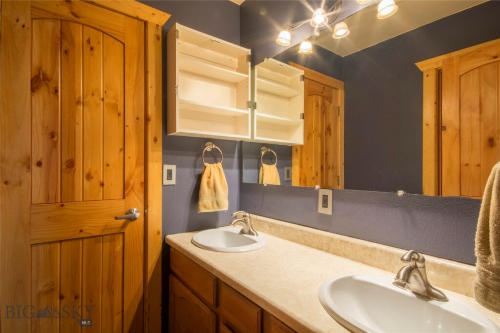 1601 W Olive