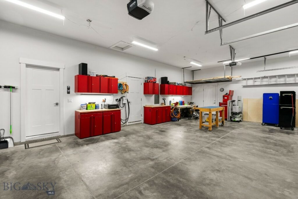 1604 Kit Carson Circle