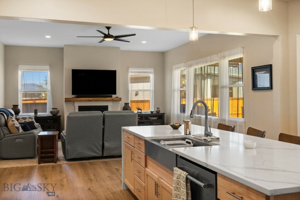 1604 Kit Carson Circle