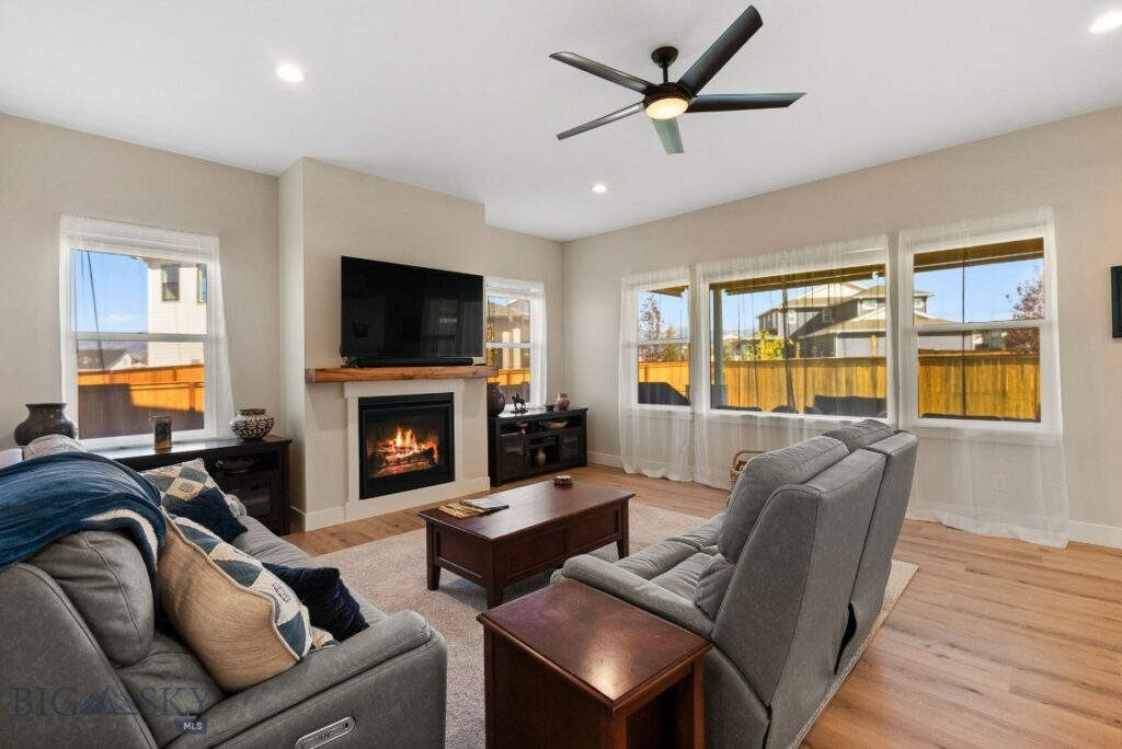 1604 Kit Carson Circle