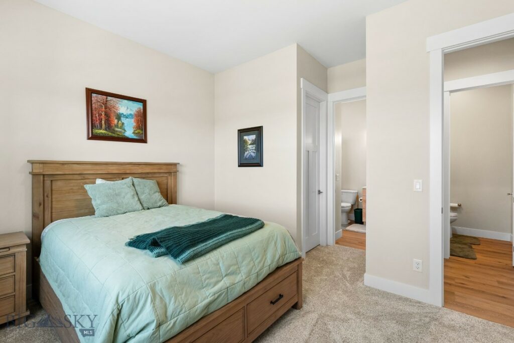 1604 Kit Carson Circle