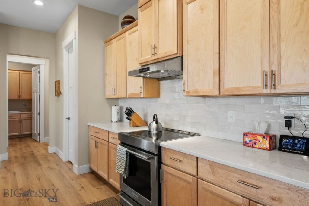 1604 Kit Carson Circle