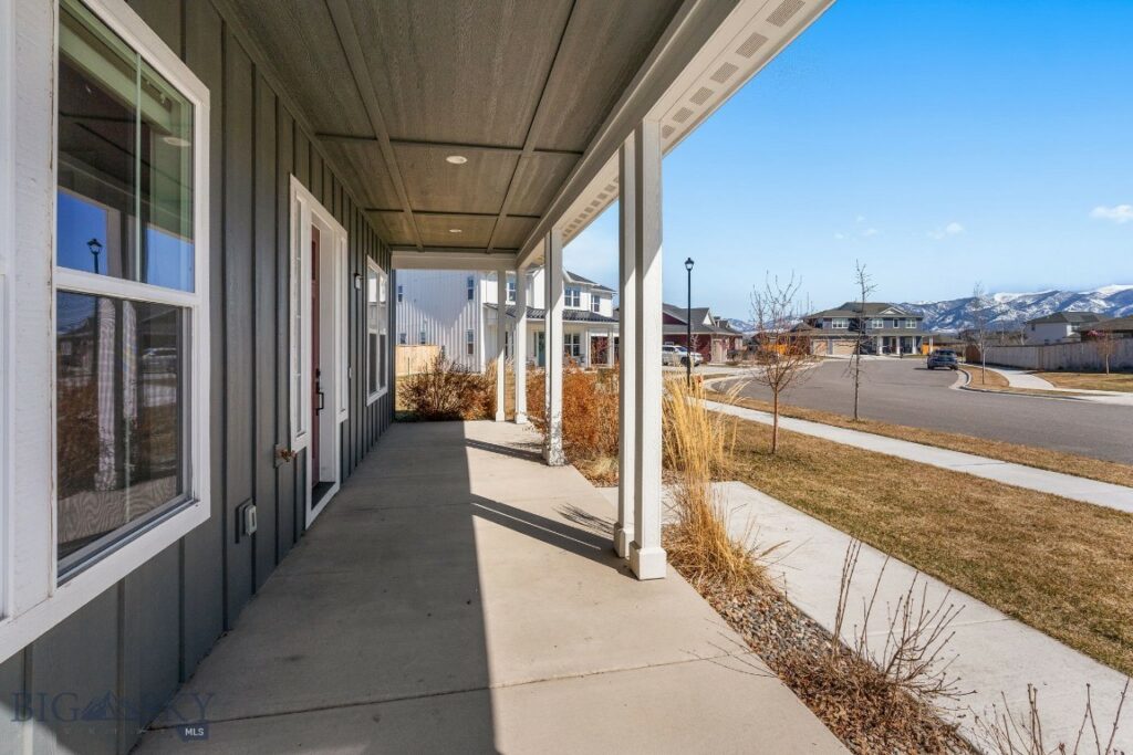 1607 Wyatt Earp Court