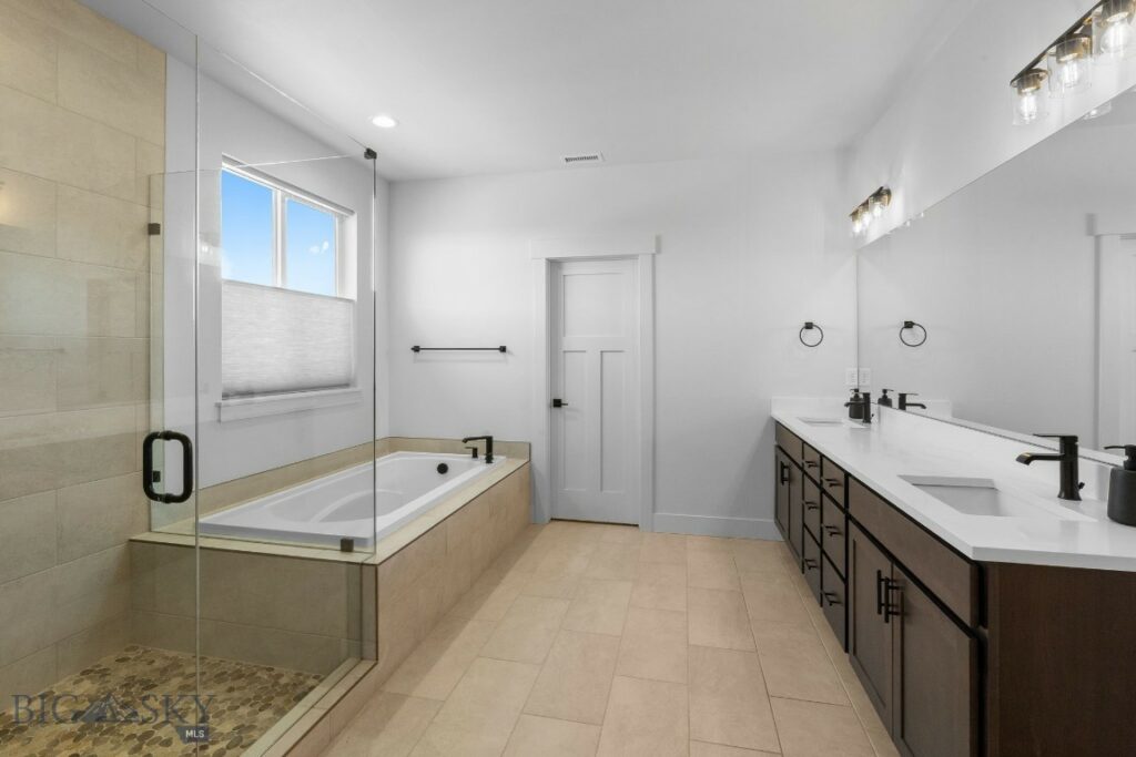 1607 Wyatt Earp Court