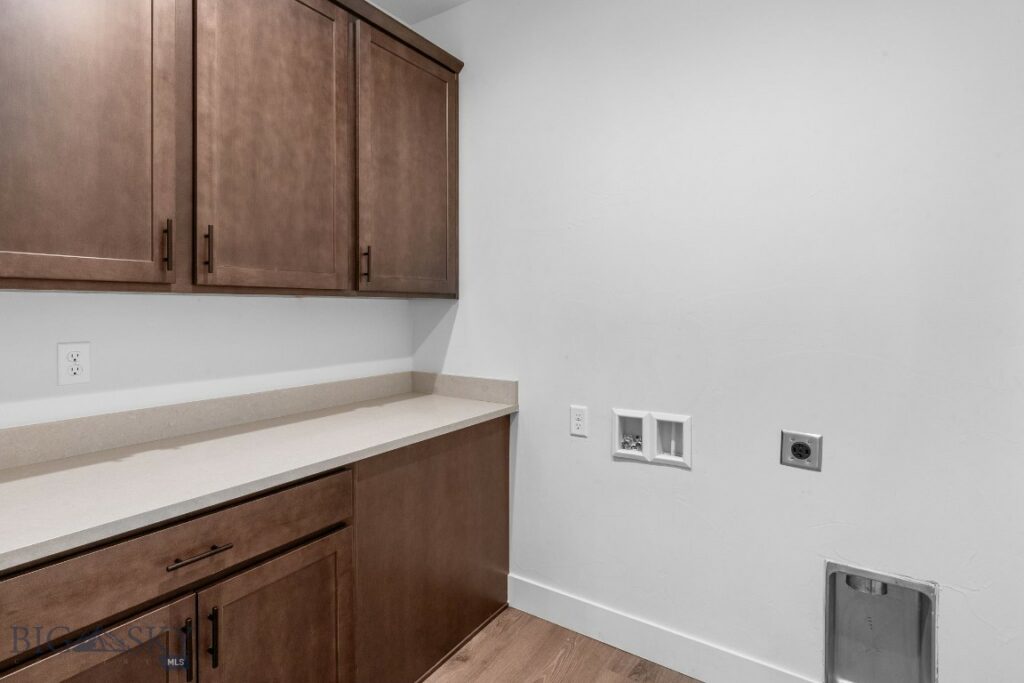 1607 Wyatt Earp Court