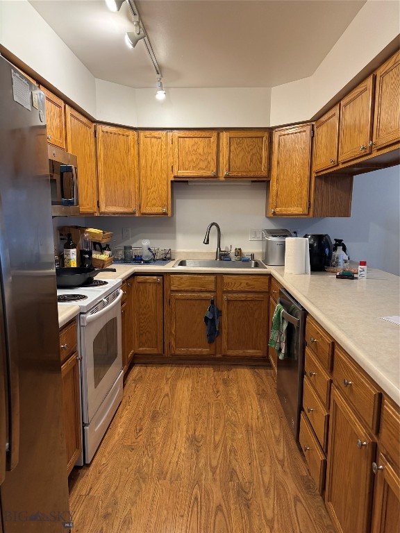1611 W Koch