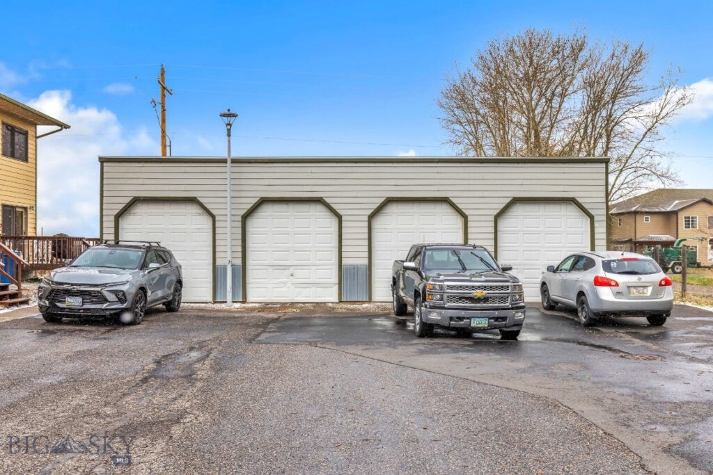 17 Chestnut Grove
